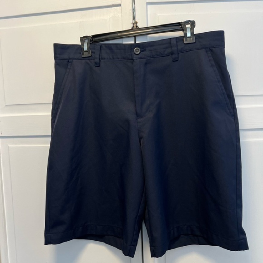 Izod Mens Golf Shorts Size Men’s 34 Color Navy Blue